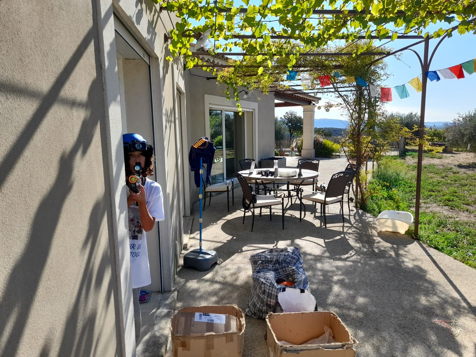 laser game en extérieur pour fêter un anniversaire chez soi